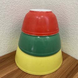 Lot Of 3 PYREX Primary Colors Red Green Yellow Nesting Mixing Bowls 402 403 404