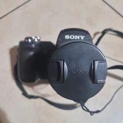 Sony Cyber Shot DSC F828 4 Color Super HAD CCD