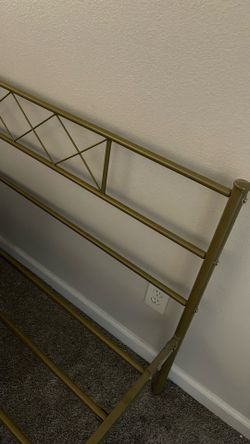 Queen size platform bed