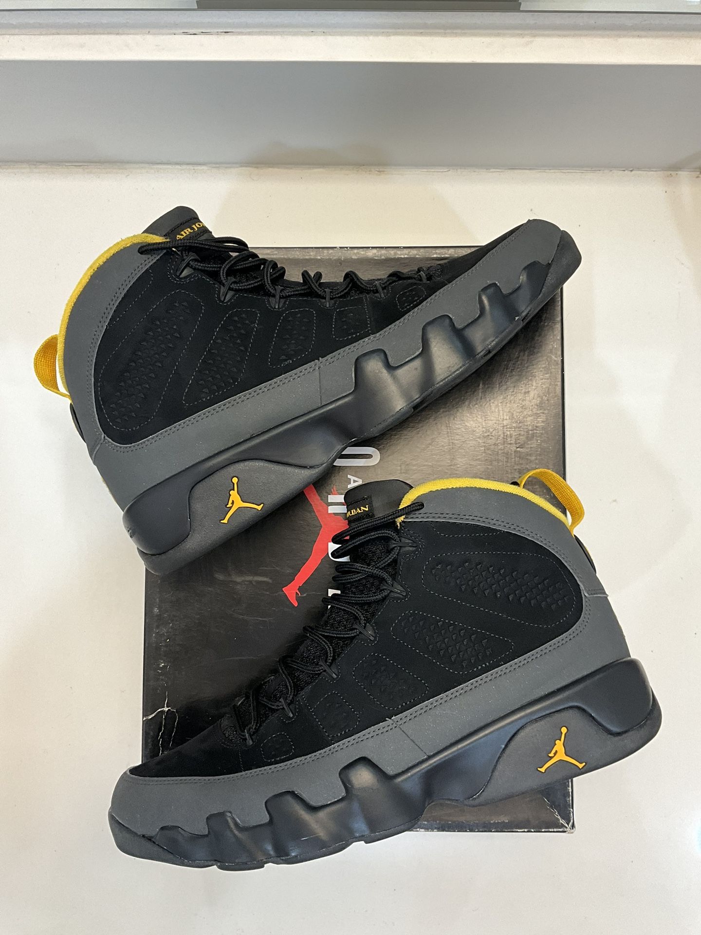 Jordan 9 Retro Dark Charcoal University Gold Size 12