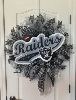 RAIDERS WREATH 