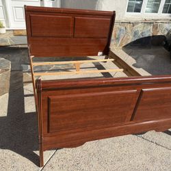 Sleigh Bed Queen Size