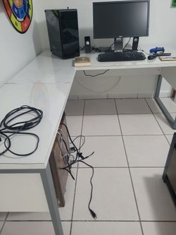 Buro De Computadora De City Furniture.