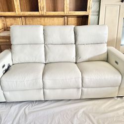 ✨Kramer leather power reclining sofa ✨