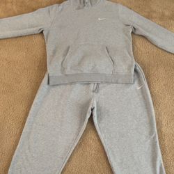 Nike women’s Sweat suit XL