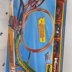 Hot Wheels Action Power Shift Motorized Raceway Track Playset with Booster & 5 Cars in 1:64 Scale
