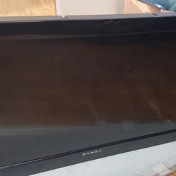 Dynex 32 Inch Flat TV With Full Wall Mount