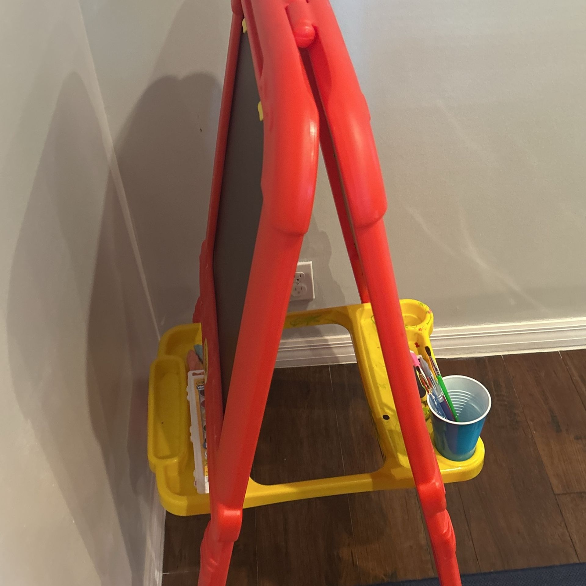 double sided chalk and white board easel