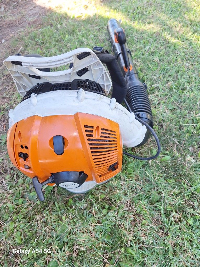 STiHL BR600.   $250.  OBO 