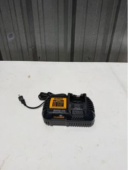 DeWalt 12V/20V Lithium Ion 6 Amp Charger