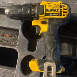 DEWALT 20V MAX Cordless Drill/Driver - Bare Tool (DCD780B), Yellow