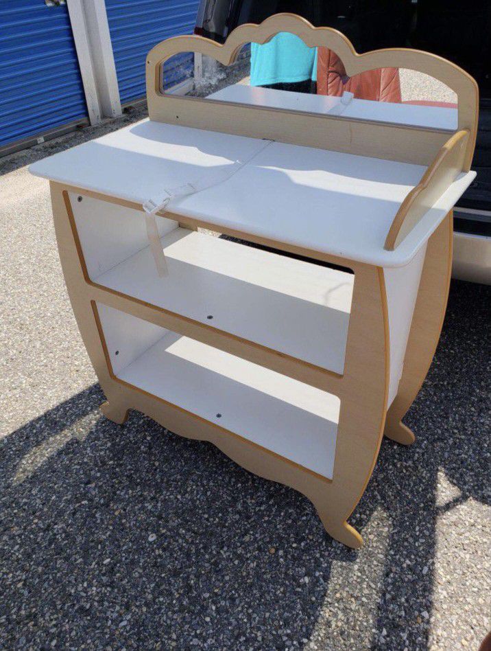 Looney Tunes Changing Table