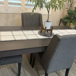 Expandable Table And Chairs
