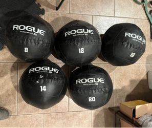 Rogue 8-20lb medicine ball set