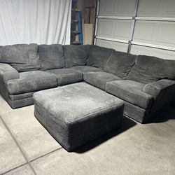 Mammoth Sectional Sofa *Free Delivery* 