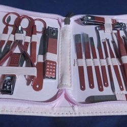 New In Case Professional Unisex Nail Care Kit 10 Firm