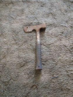 Roofing hammer