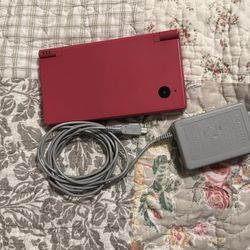 Nintendo DSi- Magenta 