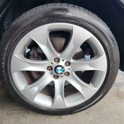 Bmw X5 E53 4.8IS OEM RIMS With Tires