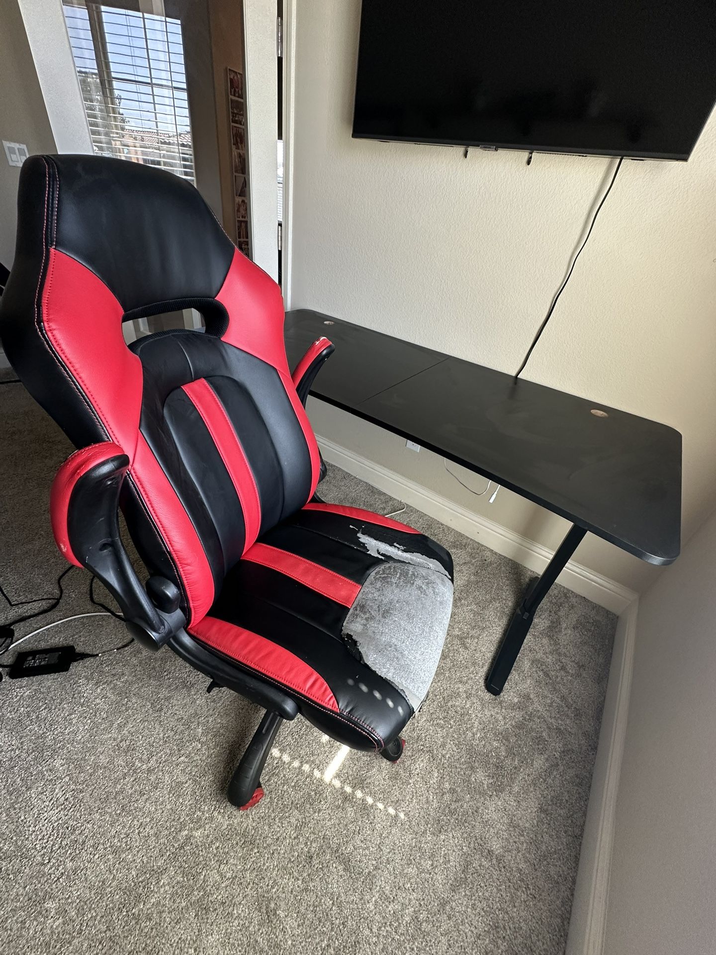 Desk And Chair Combo For 200$ Obo