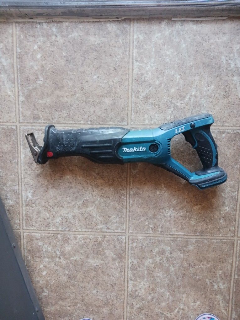 Makita Saw Saw