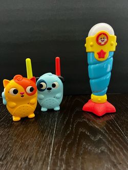Baby Shark Sea Jam Microphone  + B-toys walkie-talkie set $15