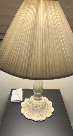 $8 Elegant Table Lamp