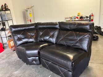 Beautiful cherry dark black leather sofa!