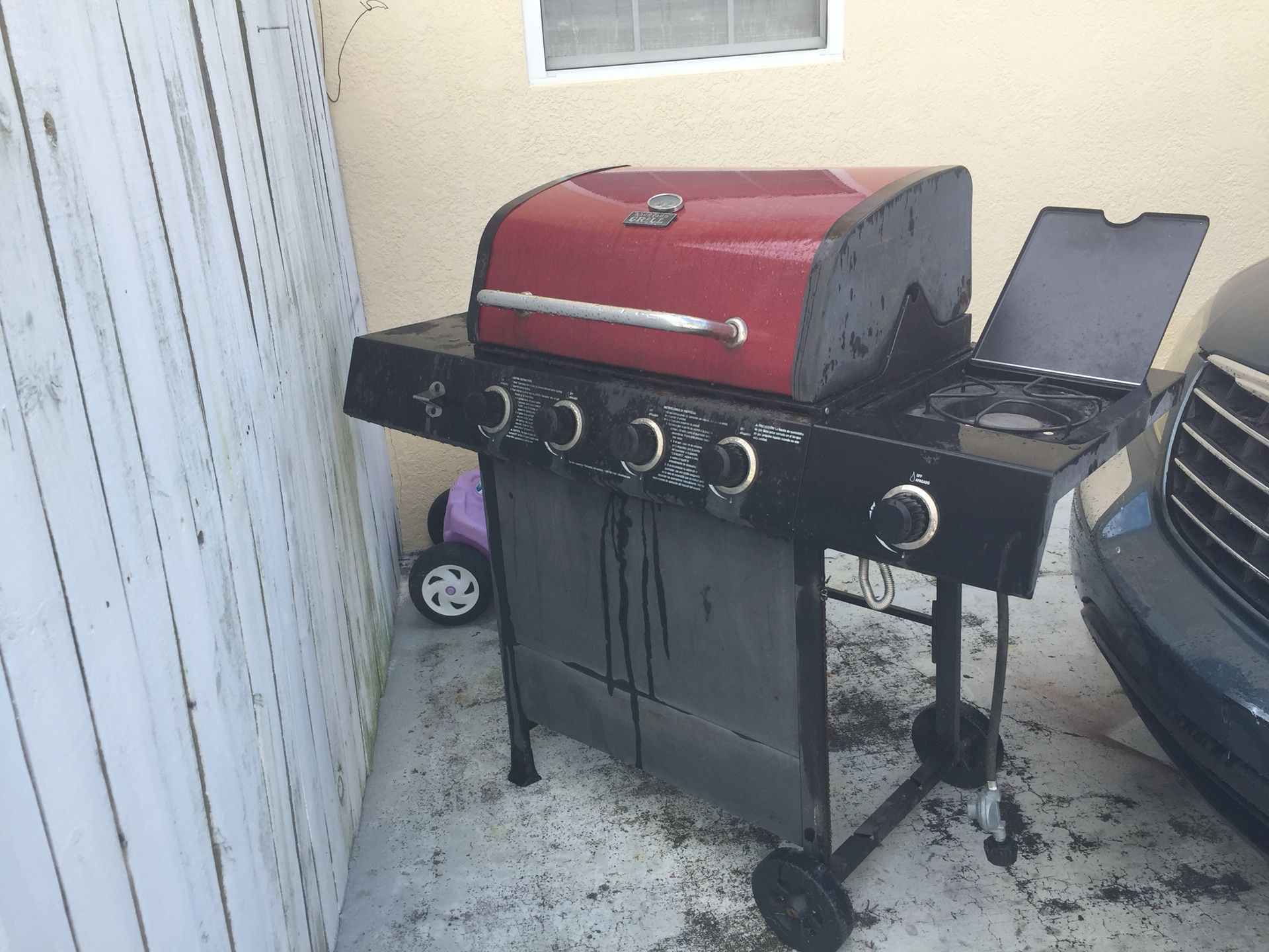 I’m selling this grill is a real good condition for $75 gas grill