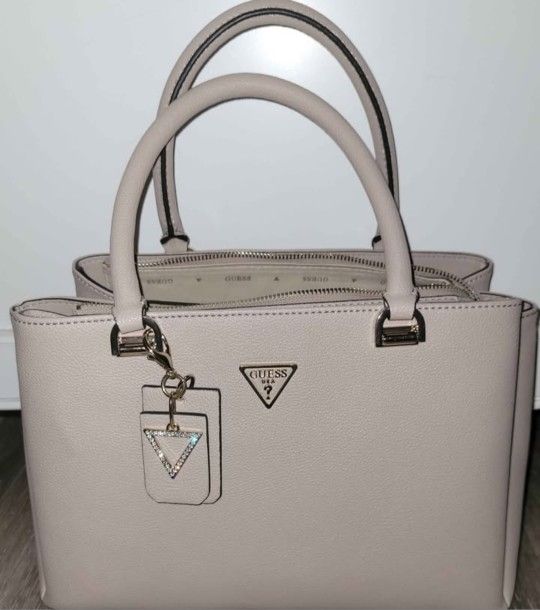 Guess triple compartment handbag/satchel(READ DESCRIPTION). Need Gone ASAP