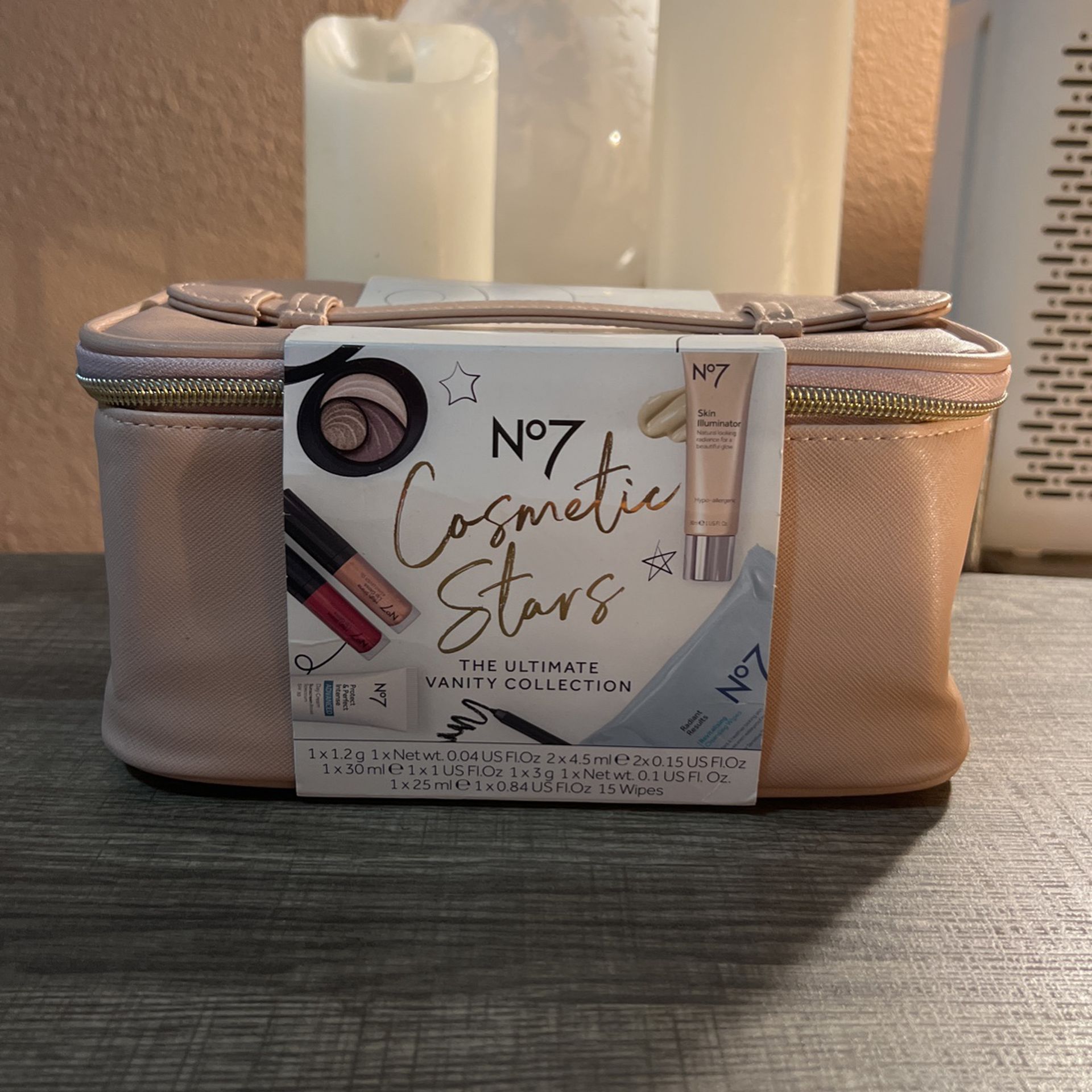 New No7 Vanity Case With 8 Pc Set Inside MuDay cream Skin Illuminater Black Eyeliner Cleansing Wipes Tri Eyeshadow 2 Lipgloss Inside $30 C My Page Ty 