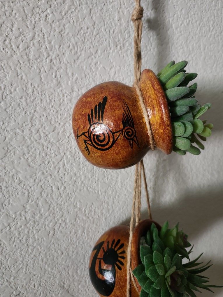 Mexico- 6 Clay Pots On Jute 40" Long, With Faux Succulent Plants, White Rocks