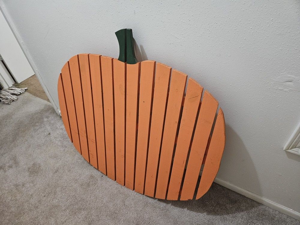 Thanksgiving Yard Pumpkin