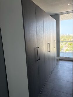 Free wall unit