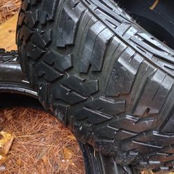 Tires 35x12.50r22 4of Them