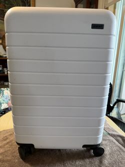 Away Carry-On Luggage, Lightweight Hardside Suitcase with Spinner Wheels, 22 Inch Airline Approved, TSA Lock
