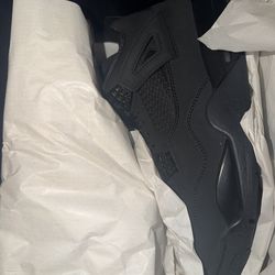 Black cat Jordan 4