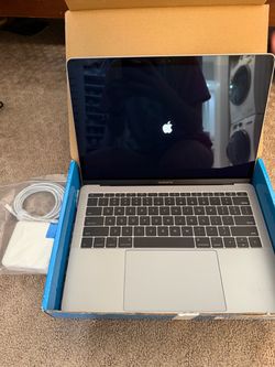 Apple MacBook Pro 2017 i5 2.3GH  8GB  RAM 128GB SSD 13’ space grey Laptop