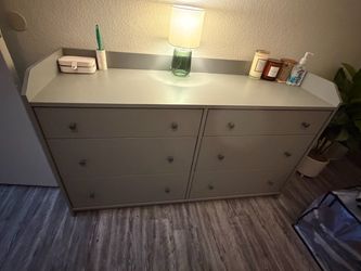 Gray 6-Drawer Dresser with Large Surface Area