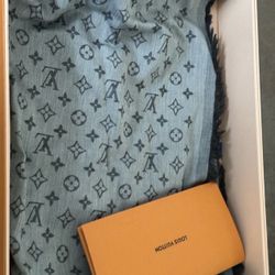 Louis Vuitton Scarf Reversible 