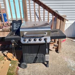 Char Broil Gas Powered Grill With Grill Brush Included 