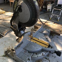 DeWalt DW703 Heavy Duty 10 inch Compound Miter Saw