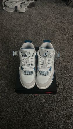 Jordan 4 Military Blues 8.5