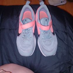 Girls NIKE Shoe