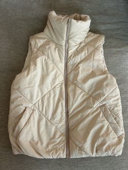 Light Cream Quilted Puffer Vest - Womens