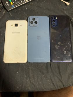 Lot of 4 phones Samsung j7 2015 and the Motorolas