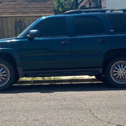 2005 Chevy Tahoe Blue 