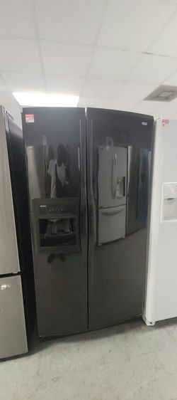 Kenmore Side-by-Side Fridge – Black, Ice & Water Dispenser