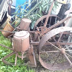Vintage Tractor (yard Decor)