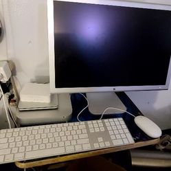 Apple Mini Mac 2009 With Monitor And DVD Writer. 